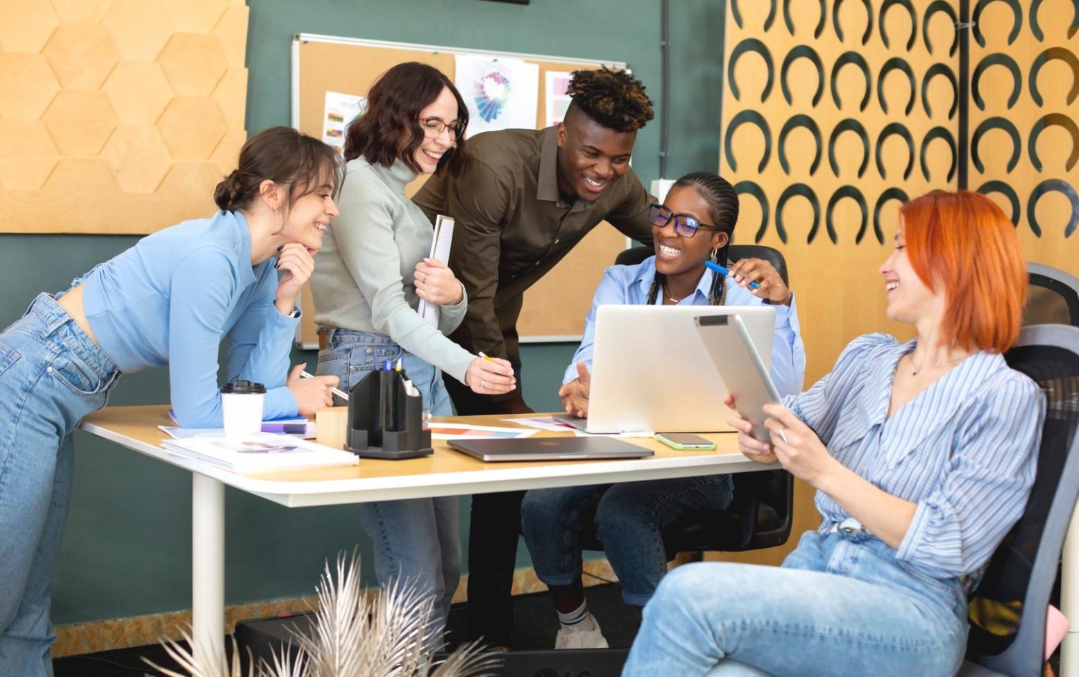 Анализ бизнес-документов и финансовых показателей компании